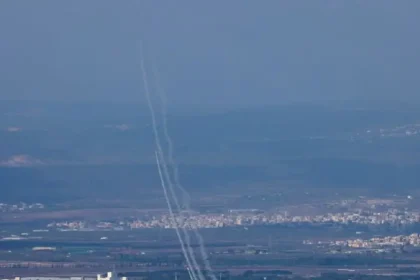 أعلن حزب الله يقصف المواقع الاسرائيلية ب 60 صاروخا