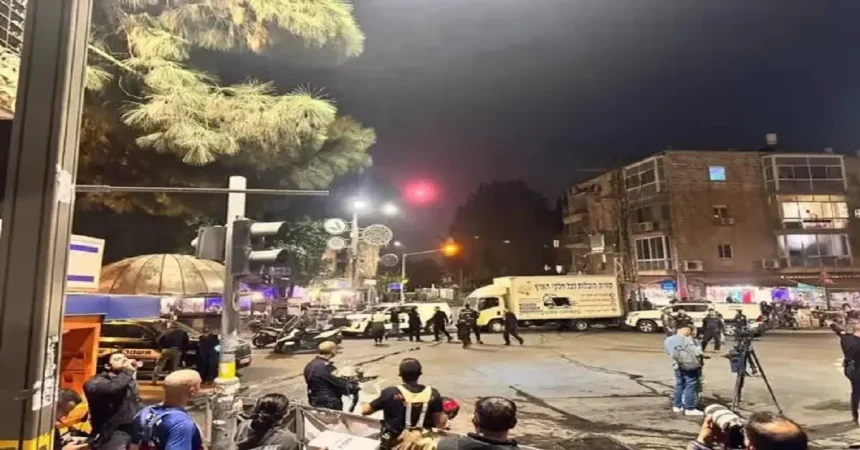 سقوط قنبلتين مضيئتين في باحة منزل نتنياهو: حادثة خطيرة تثير القلق