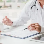 "تطبيق لائحة الأجور الطبية 2024: زيادات جديدة على الكشفية والإجراءات الطبية"