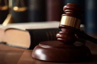 عقوبة بالسجن 3 سنوات لشخص رشق طالبات مدارس بالدهان في عمّان