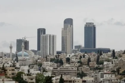 انخفاض على درجات الحرارة اليوم... وأمطار غزيرة مع عواصف رعدية مصحوبة ببرد غدا