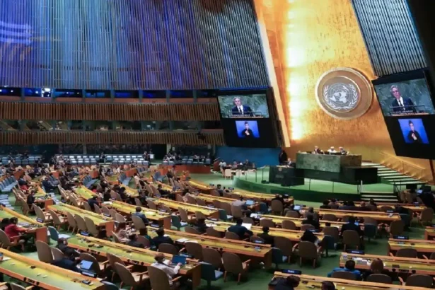 "الجمعية العامة" تطالب بأغلبية ساحقة بوقف فوري لإطلاق النار في غزة