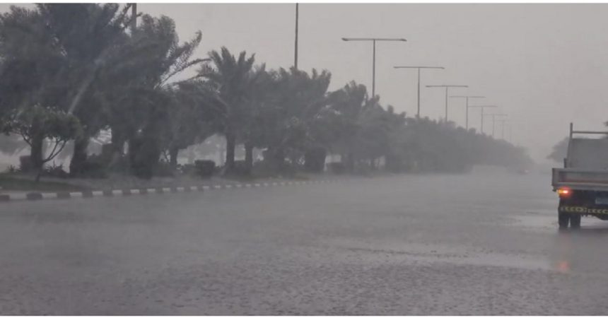 أمطار غزيرة الاثنين والثلاثاء وسط تحذيرات من السيول والانزلاقات