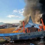 لقي أكثر من 100 شخص مصرعهم في تحطم طائرة ركاب بكوريا الجنوبية