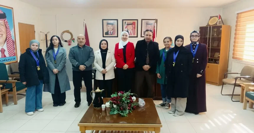 أبو الغنم تكرم الطلبة الفائزين في تحدي القراءة العربي