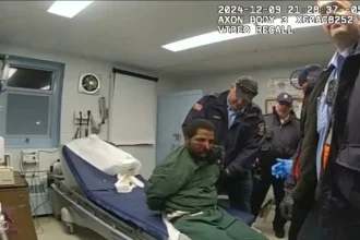 مشاهد صادمة.. عناصر شرطة أميركيون يعتدون على سجين من أصل أفريقي حتى الموت / فيديو