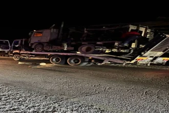 ضبط حفارة مخالفة في الجفر وحجزها 