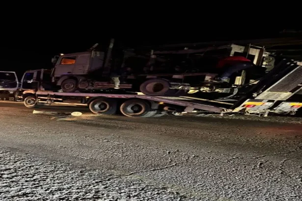 ضبط حفارة مخالفة في الجفر وحجزها 