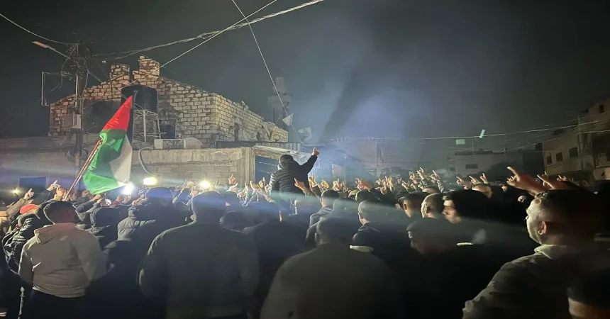 مسيرات وإغلاق طرقات دعماً لمقاومي جنين ورفضاً لعدوان أجهزة السلطة