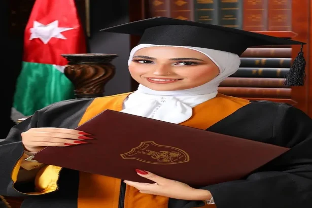 ألف مبروك التخرج! 🎉