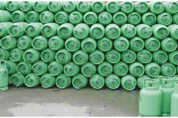 البترول الأردنية: المصفاة تعتمد أعلى معايير الأمان والجودة في تعبئة اسطوانات الغاز