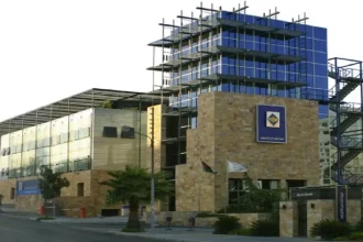 البنك الأردني الكويتي يحدّث البنية التحتية التكنولوجية لديه، لتحقيق نقلة نوعية في مستوى خدماته