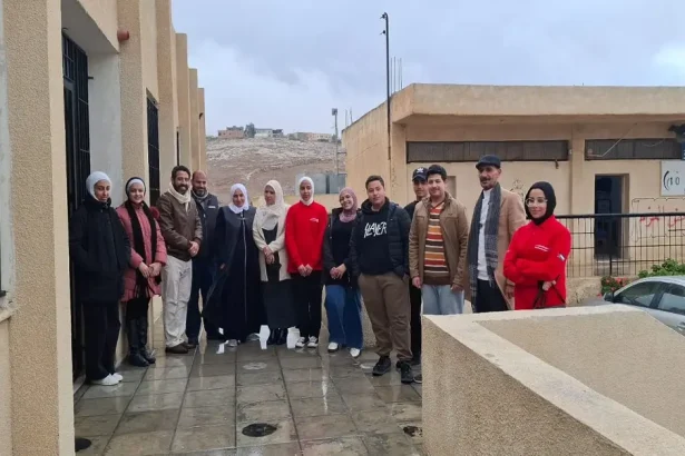 أبو الخيل يكرم مجلس برنامج القيادة للمدارس