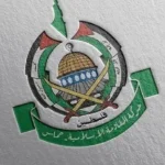 حماس: تمّ حلّ العقبات التي نشأت بسبب عدم التزام الاحتلال ببنود الاتفاق الطليعة نيوز قالت حركة المقاومة الإسلامية (حماس) إنه وبمساعٍ من الوسطاء، تم فجر اليوم حلّ العقبات التي نشأت بسبب عدم التزام الاحتلال في بنود اتفاق وقف إطلاق النار. وأضافت الحركة في تصريح صحفي، الجمعة، أن الحركة سعت إلى صفقة تبادل وطنية من كافة فصائل وأبناء الشعب الفلسطيني. وأكد رئيس مكتب الشهداء والأسرى في حركة حماس، زاهر جبارين، أن قوائم الأسرى الفلسطينيين المفرج عنهم في المرحلة الأولى في صفقة التبادل ضمن اتفاق وقف إطلاق النار ستنشر عبر مكتب الأسرى وفق مراحل وإجراءات التبادل. وجددت حماس التحية للشعب الفلسطيني في قطاع غزة وصموده الذي كان له الفضل الأول بعد الله في إتمام هذه الصفقة. حماس: تمّ حلّ العقبات التي نشأت بسبب عدم التزام الاحتلال ببنود الاتفاق