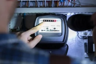 بسقف 75 دينارًا.. منح المشتركين فترة سماح 60 يومًا لتسديد فاتورة الكهرباء