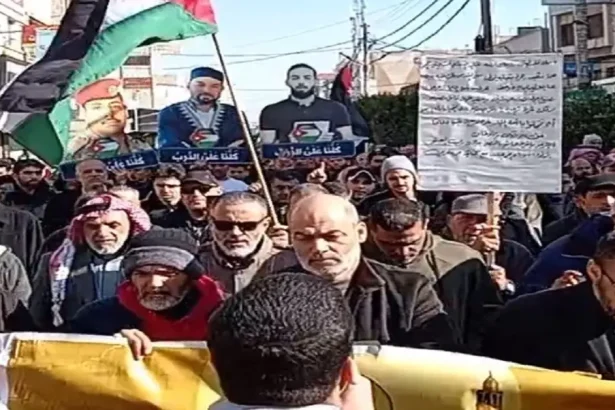 "احتجاجات حاشدة في إربد: رفض حصار جنين واستنكار للصمت"