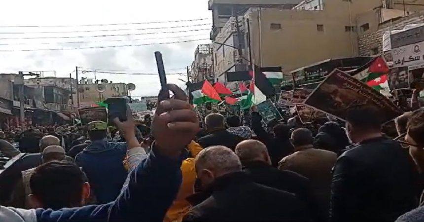 آلاف الأردنيين في وسط البلد: من عمّان تحية.. لغزتنا الأبية