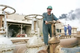 تراجع أسعار النفط لكن "برنت" عند أعلى مستوى في 4 أشهر