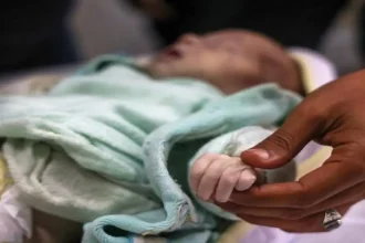 وفاة الطفل الثامن في قطاع غزة بسبب البرد القارس