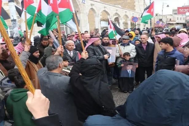 أهالي الكرك: نقف خلف القيادة الهاشمية في منع التهجير – صور