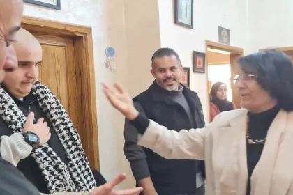 عقل الصمادي يفتتح بازار جمعية السمو الخيرية في العقبة