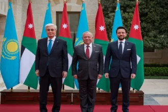 الملك عبدالله الثاني وتوكاييف يُجددا تعزيز الشراكة الاستراتيجية بين الأردن وكازاخستان