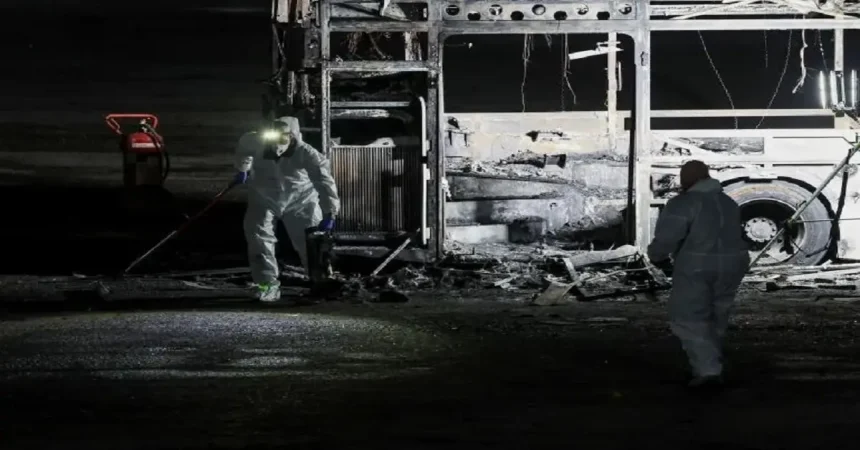 بعد اعتقال ثلاثة إسرائيليين من اليهود، ساد التكتم حول انفجارات الحافلات في تل أبيب.