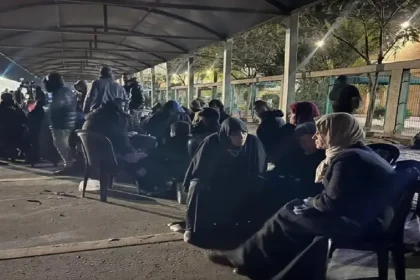 نتنياهو يعطل الإفراج عن الأسرى الفلسطينيين وحماس تطالب الوسطاء بالتدخل