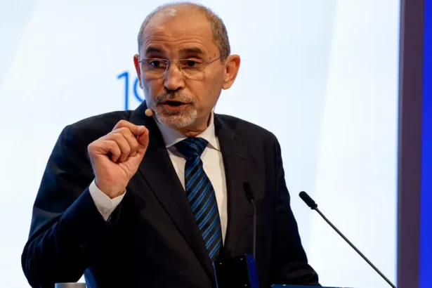 وزير الخارجية: 35‎% من سكان الأردن لاجئون ولا يمكننا تحمل المزيد