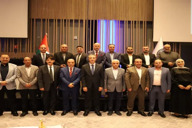 الفايز يرعى حفل إشهار مدارس العقبة الرقمية