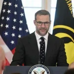 وصف حماس بـ"اللطفاء".. ترامب يسحب ترشيح بولر كمبعوث للرهائن