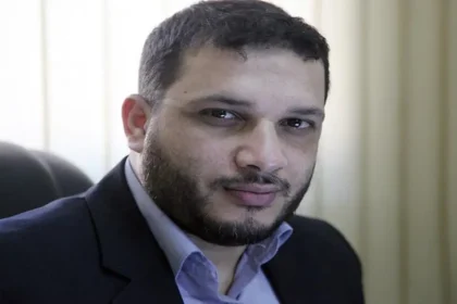 اليد التي تلقي سلاحها، تُلقي نفسها للذبح