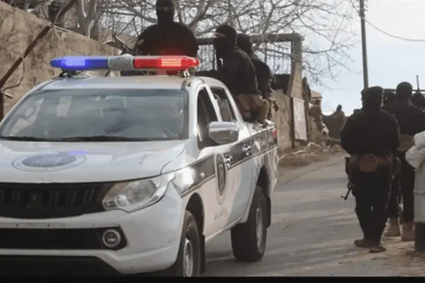 الأمن السوري يفرض حظر تجوال في حمص وطرطوس