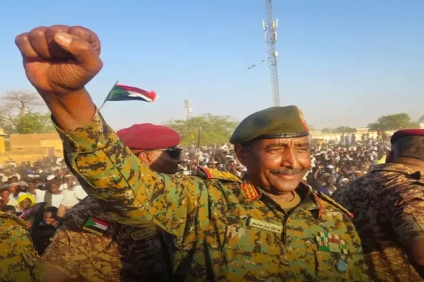 البرهان من القصر الرئاسي: الخرطوم تحررت بالكامل