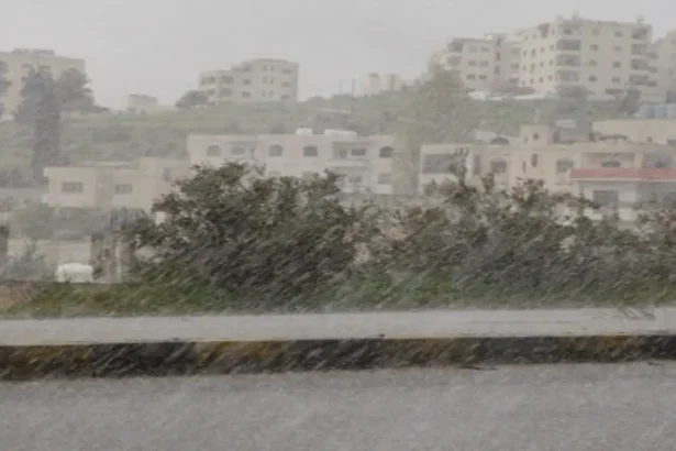 غبار وأمطار.. تفاصيل حالة الطقس خلال عطلة عيد الفطر