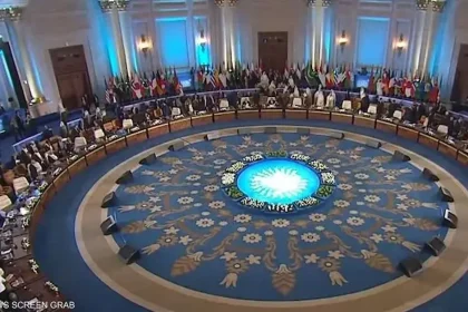 الاحزاب الشيوعية العربية تطالب قمة القاهرة برفض مخططات التطبيع