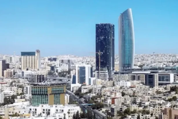 طقس دافئ حتى الثلاثاء وانخفاض ملموس الأربعاء