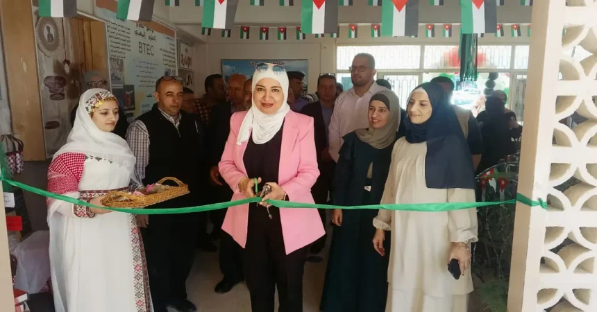 أبو الغنم تفتتح معرض BTEC في مدرسة مادبا المهنية للبنات