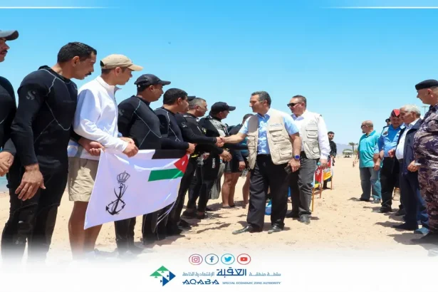 الفايز يرعى حملة تنظيف لجوف البحر في منطقة الشاطئ الجنوبي