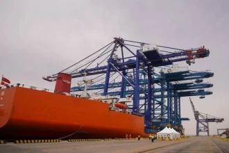 "حاويات العقبة " تستقبل رافعة جسرية بقيمة 13 مليون دولار 