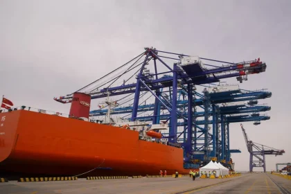 "حاويات العقبة " تستقبل رافعة جسرية بقيمة 13 مليون دولار 