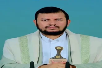 "اليمن (الحوثيون) يستهدفون 'ترومان' مرة أخرى.. وقائدهم: هجمات واشنطن لم تؤثر على إمكاناتنا"