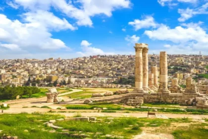 طقس دافئ وحرارة أعلى من المعدل العام لهذا الوقت من السنة