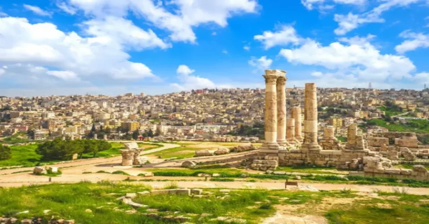 طقس دافئ وحرارة أعلى من المعدل العام لهذا الوقت من السنة