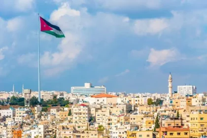 أجواء دافئة اليوم وتقلبات مغبرة وجافة غدًا