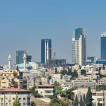 أجواء معتدلة نهارًا وباردة ليلاً مع ارتفاع طفيف في الحرارة
