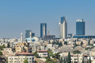 أجواء معتدلة نهارًا وباردة ليلاً مع ارتفاع طفيف في الحرارة