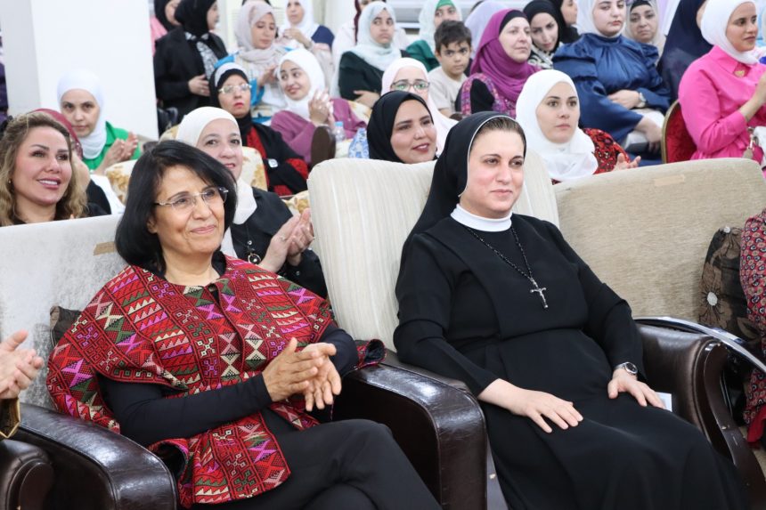 نساء العقبة يحتفلن بعيد الاستقلال الـ79 برعاية العين نسيمة الفاخري