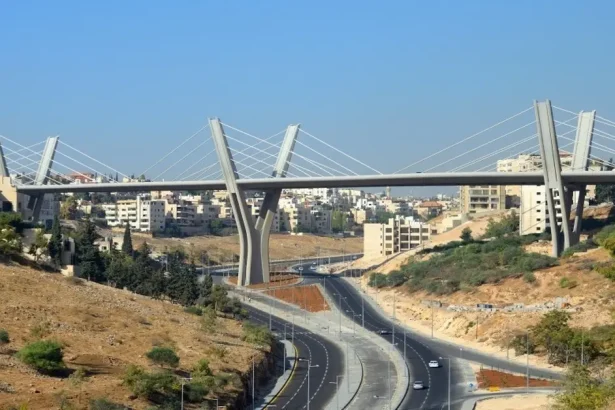 طقس حار وجاف السبت وحرارة أعلى من المعدل بـ11 درجة.