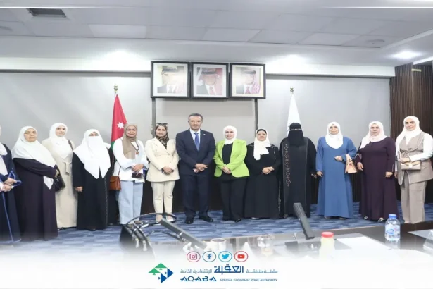 الفايز ولجنة المرأة النيابية يناقشان آليات دعم وتمكين المرأة في العقبة